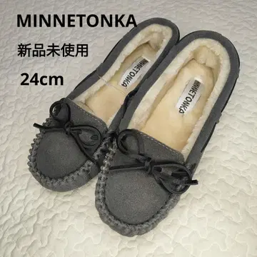 [ 24cm ] 미네통카 퍼 그레이 로퍼 모카신 신발 슬립온