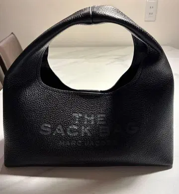 MARC JACOBS THE SACK BAG 블랙
