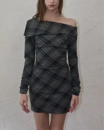 Yilon 이로 ONE-SHOULDER CHECK MINI OP