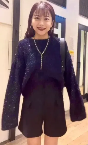 JEANASIS 글리터 필름 라메 숏 풀오버 네이비