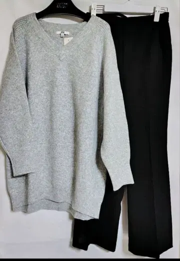 유니클로 V넥 니트 튜닉 렙심 팬츠