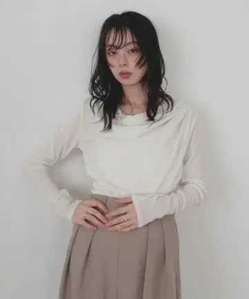 LIAN 드레이프 벨로아 상의