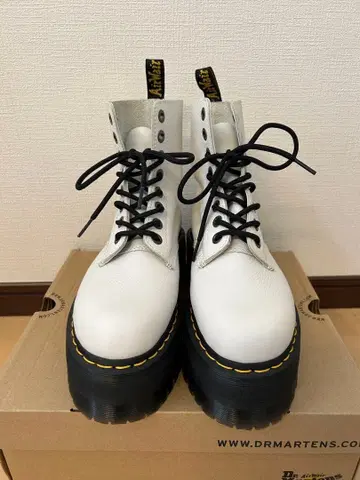Dr.Martens 닥터마틴 통굽 부츠 25cm 화이트 8홀