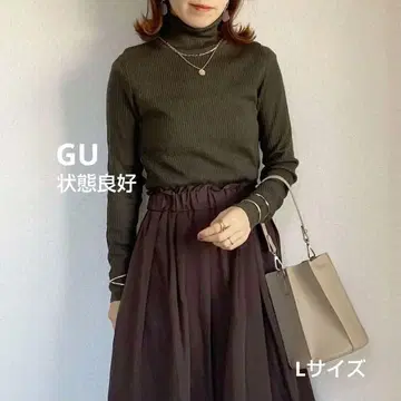 GU 리브 터틀넥 스웨터 브라운