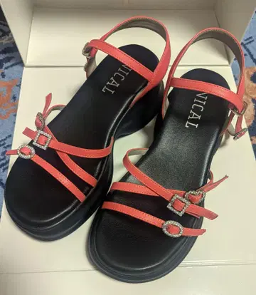 히미코 NICAL 비쥬 천연 가죽 크로스 스트랩 샌들 빨간색