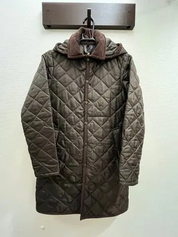 새상품급 LAVENHAM 라벤햄 브라운 퀼팅 코트 후드 부착 36(S)