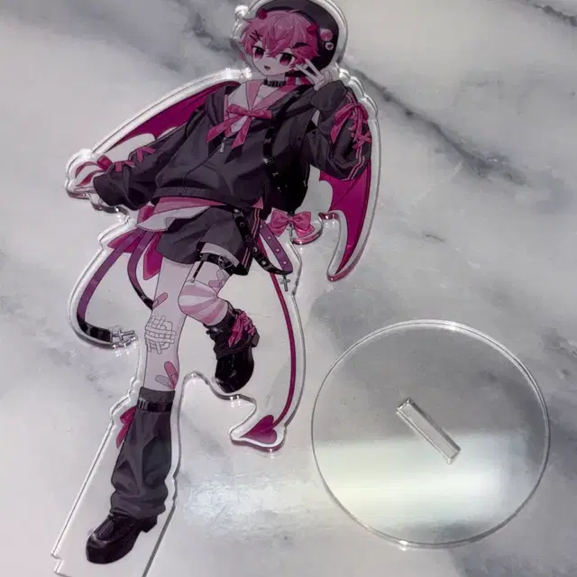 플레이브 밤비 아크릴스탠드 비공굿