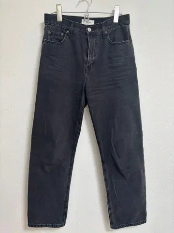 [미라 오웬] 라인 커브 데님 팬츠 블랙