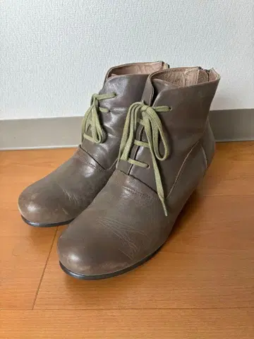 브라운 가죽 숏부츠