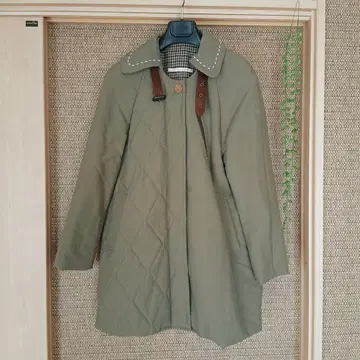 트럼프 퀼팅 코트 (카키)
