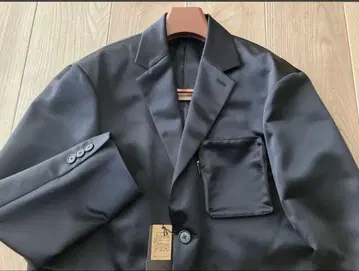 미사용 꼼사맨 헤비 새틴 테크 포켓 자켓 블랙 L 사이즈