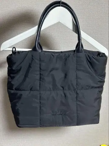 모노콤므사 블랙 퀼팅 토트백