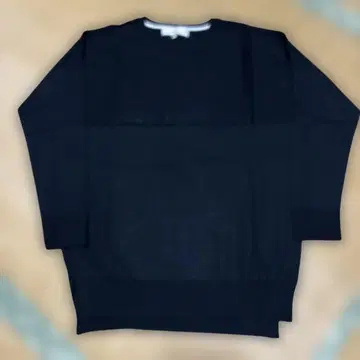 블랙 크루넥 긴팔 니트 자유구