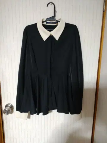 안 어나더 안젤라스 페플럼 블라우스 블랙