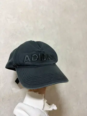 ADIDAS 블랙 캡