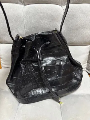 cat in the closet 악어 엠보싱 소가죽 복조리 숄더백 미사용