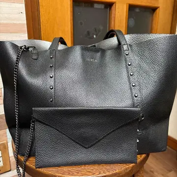FURLA 블랙 가죽 토트백과 클러치 세트