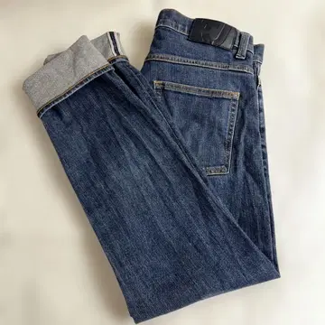 UNIQLO +J 셀비지 슬림핏 스트레이트 446518 32