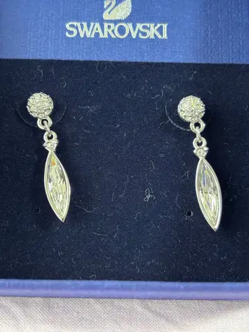 [ 새상품급 ] 스와로브스키 크리스탈 드롭 귀걸이 다이아몬드 컷