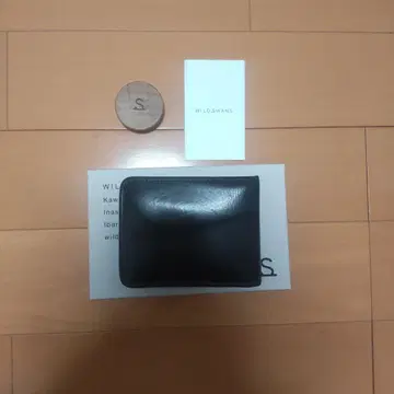 WILDSWANS 풀 그레인 가죽 그라운더 블랙