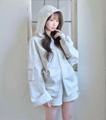 로제 뮤즈 Satin ribbon point cargo zip set