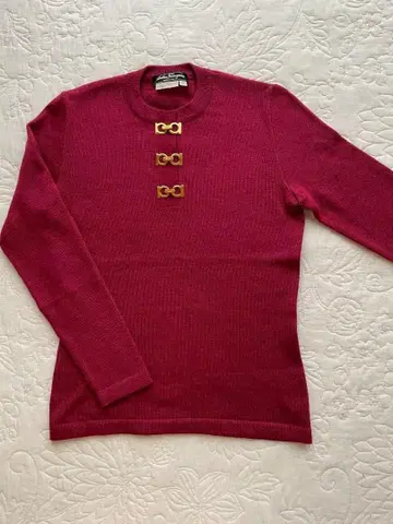 [가격 인하!] 페라가모 니트 스웨터 간치니