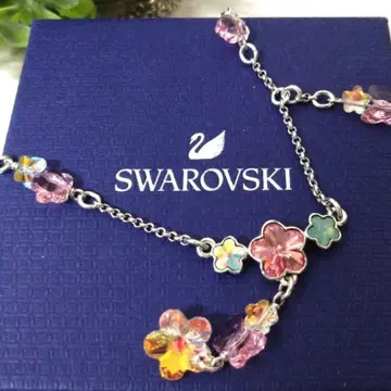 컨디션 최상 스와로브스키 플라워 모티브 목걸이 꽃 오로라