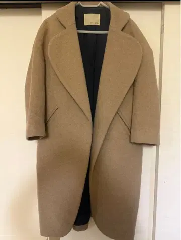 푸프르 베이지 체스터 코트