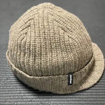 Patagonia 베이지 니트 비니