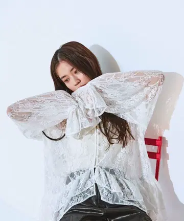 JEANASIS W 프릴 헤임 레이스 블라우스