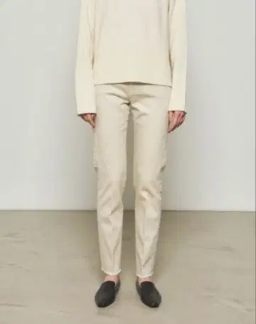 N.O.R.C. 하이라이즈 컷오프 테이퍼드 데님