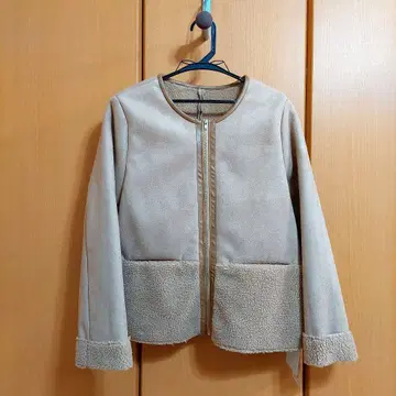 새상품 Bou Jeloud 페이크 무스탕 자켓 사이즈 38