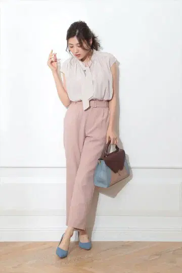 JUSGLITTY 벨트 포함 컬러 팬츠