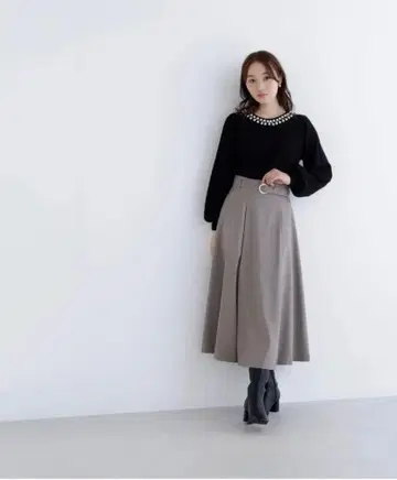 NATURAL BEAUTY BASIC 메탈 버클 플레어 스커트 PS