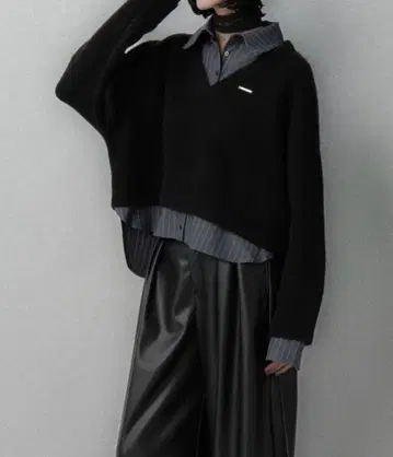 [ 미사용 ] HARE 셔츠 도킹 V넥 니트