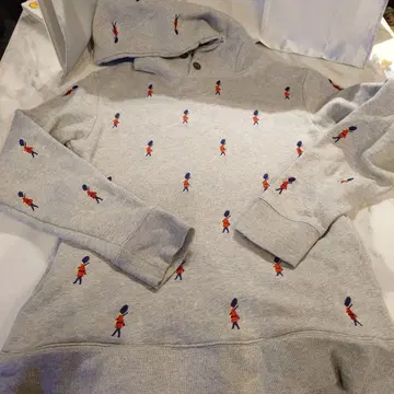 L 사이즈 graniph 그라니프 후드티 병사 자수