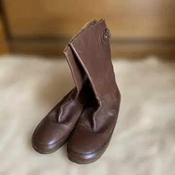 브라운 가죽 숏부츠 BELL FLORRIE