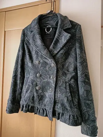 오즈온 [레어] OZZ ONESTE 자카드 코트 다크 그레이