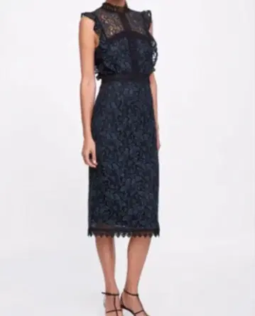 네이비 레이스 슬리브리스 무릎 기장 원피스