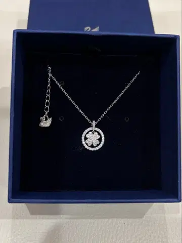 스와로브스키 목걸이 빅 클로버 럭키 모티브