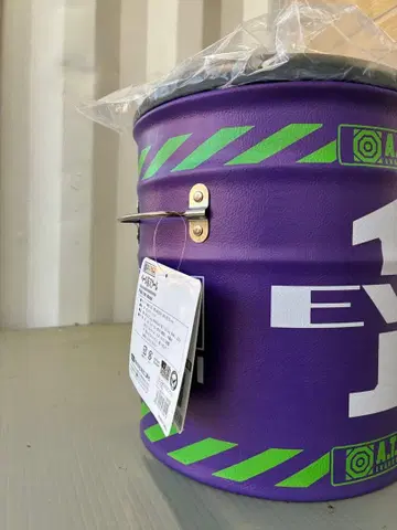 가격 인하합니다. 에반게리온 페일캔 초호기 A.T.FIELD 의자 6개