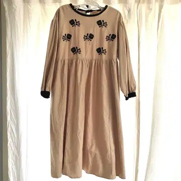 사만사 모스모스 리사이클 코튼 자수 원피스