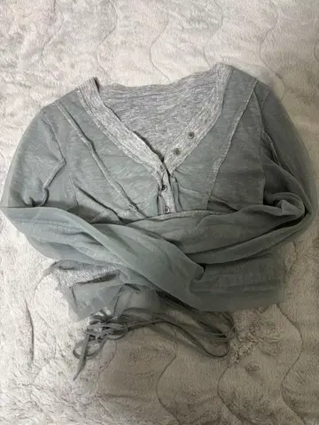 그레이 얇은 소재 가디건 리본 포함