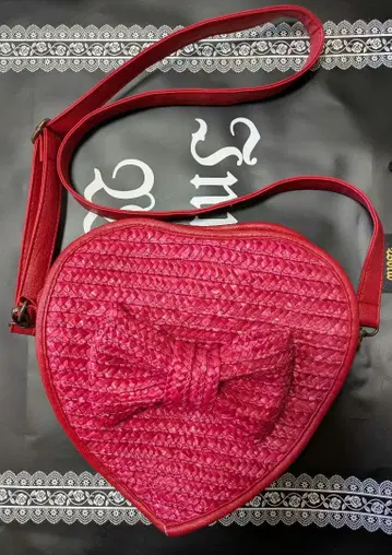 SWIMMER 밀짚 하트 숄더백 빨간색