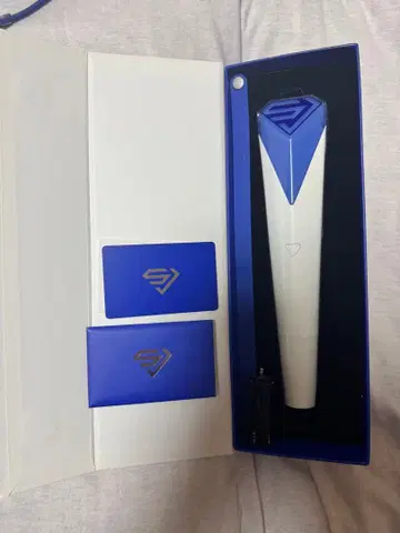 SUPERJUNIOR 공식 응원봉 초대 모델
