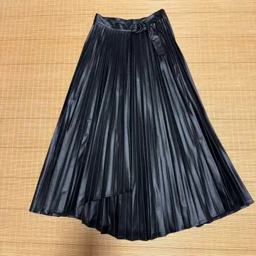 ZARA 블랙 플리츠 스커트 랩 스커트 인조 가죽 XS 사이즈