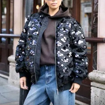 스팽글 장식 블랙 봄버 자켓