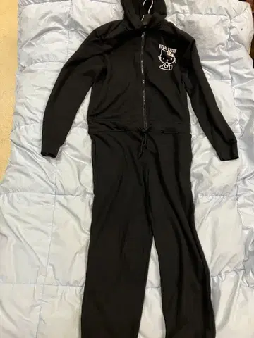 헬로키티 후드 부착 올인원 M 작업복 블랙