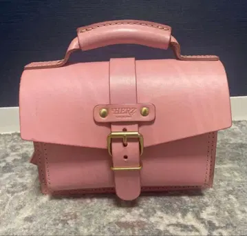 HERZ 헬츠 콜라주백 사쿠라색 한정판 가죽 숄더백