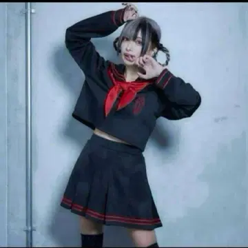 시이나 히카리 콜라보 세일러 셋업